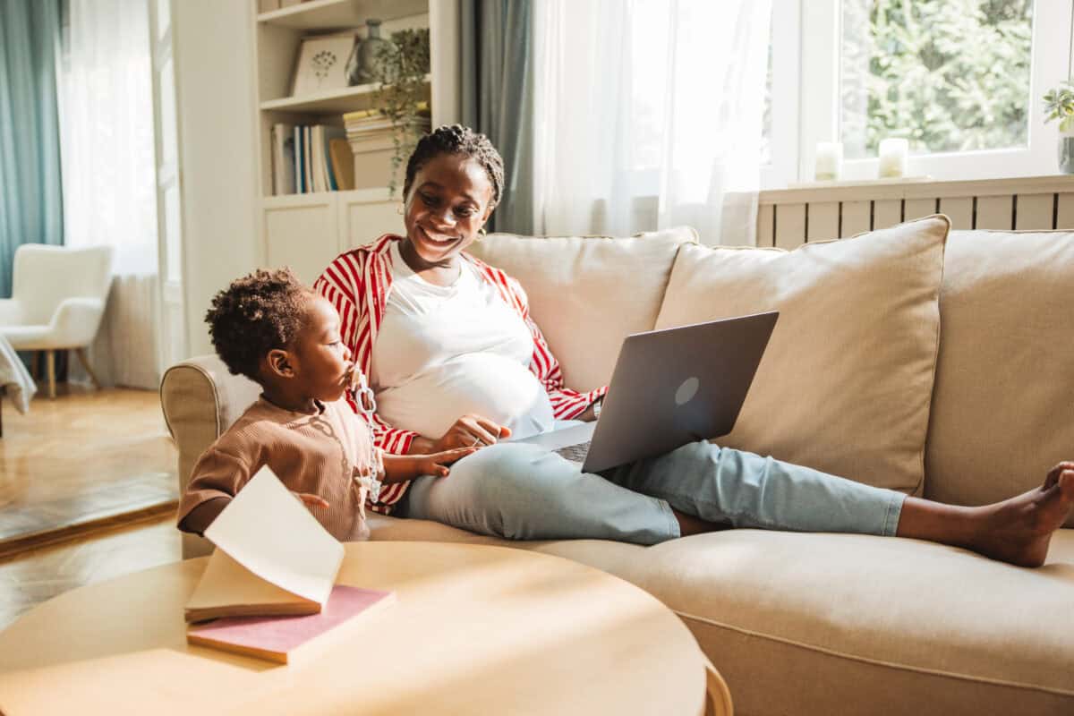 2 Best Dividend Stocks in Canada for Beginners