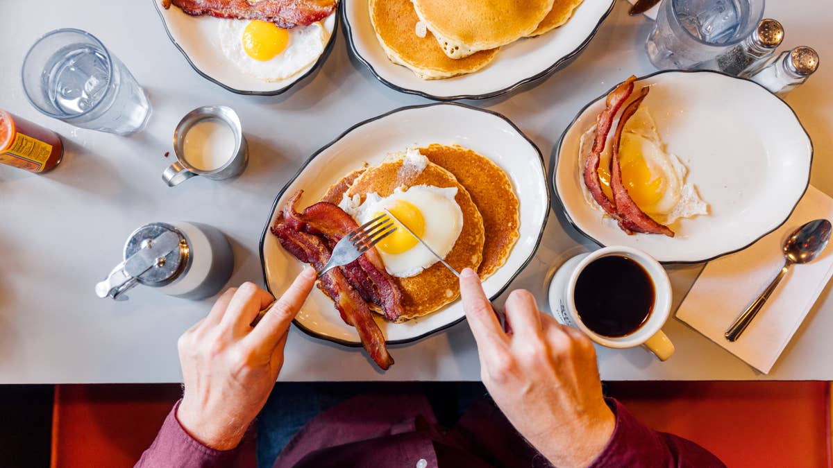 Popular breakfast chain closes half its restaurants