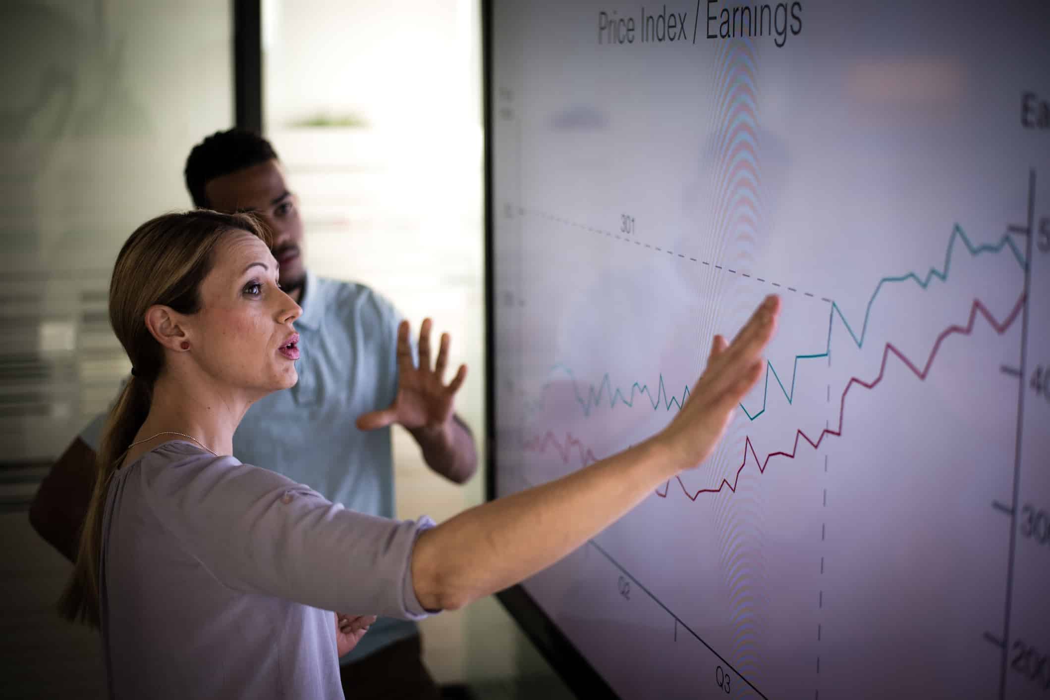 Rates Are on Hold: Here’s 1 Dividend Giant I’d Buy