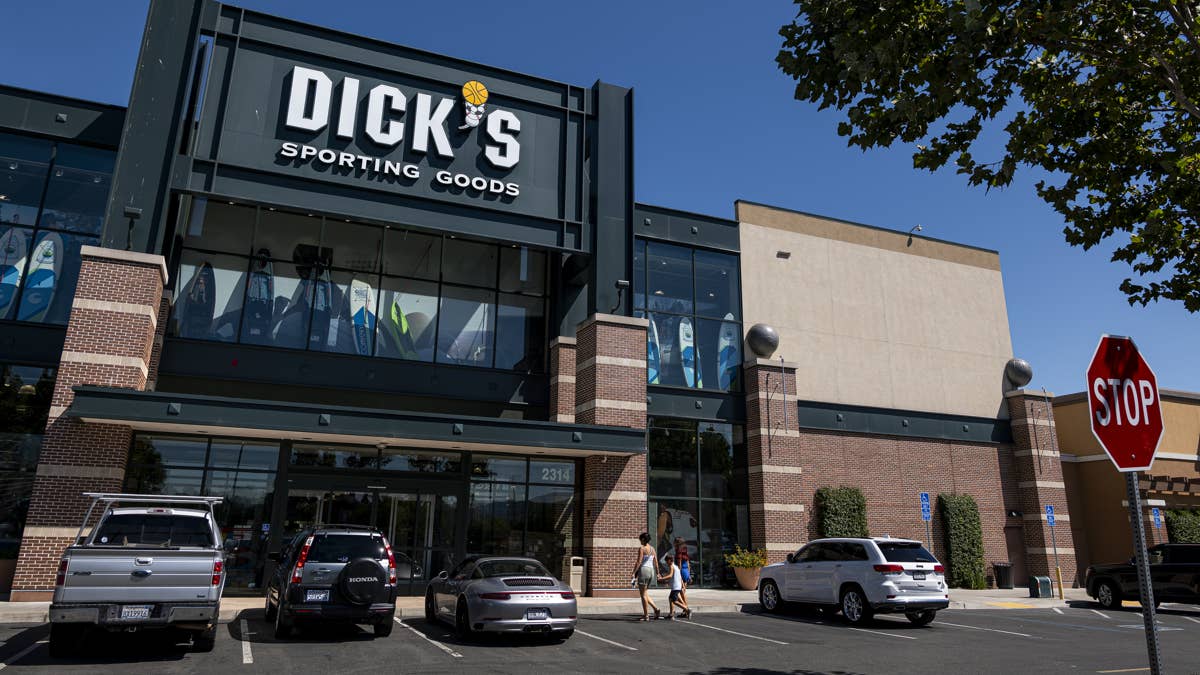 Sportswear giant closes 113 stores as shares plunge
